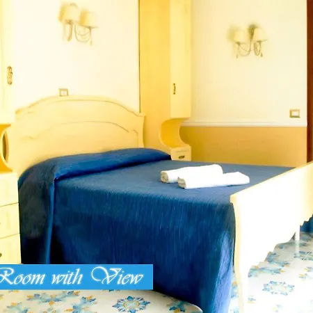 Medea 3* Νάπολη