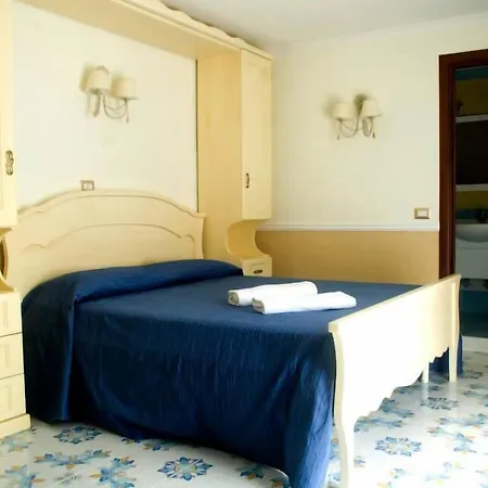 Medea Неаполь